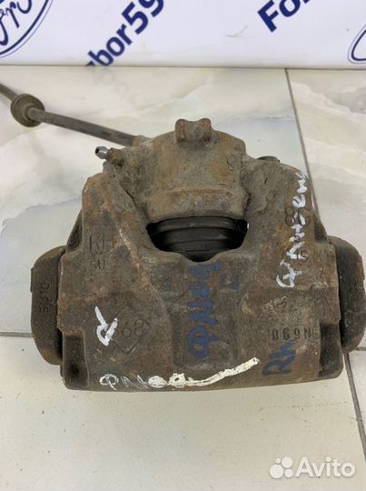 Суппорт передний правый Renault Fluence L30R