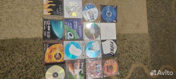 CD диски чистые и с записью, DVD, кассеты