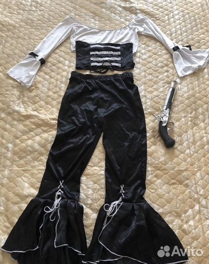 Карнавальные костюмы Пиратки (взрослый)