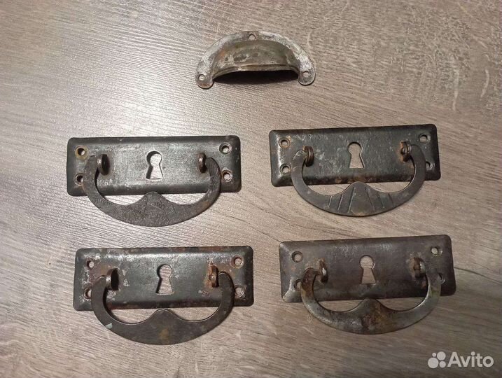 Набор старинных мебельных ручек от комода