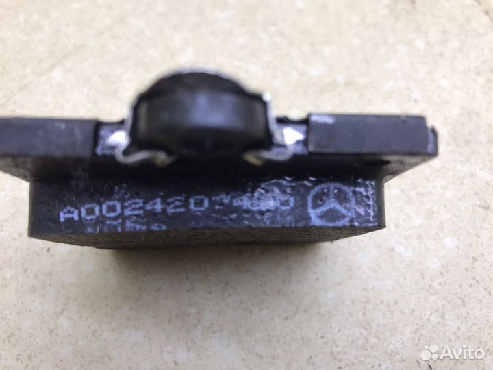 Колодки тормозные задние Мерседес W210