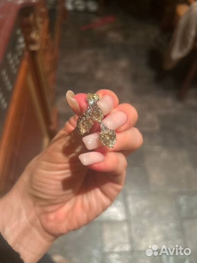 Красивые серьги с камнями из серебра