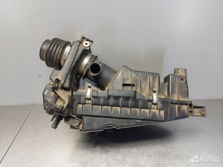 Корпус воздушного фильтра Nissan Maxima A33 2 2003