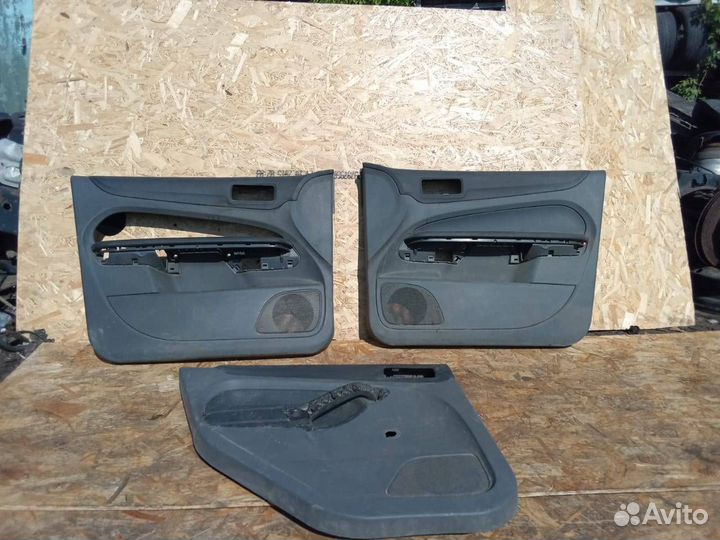 Дверные карты передние пара задняя левая Ford Focu