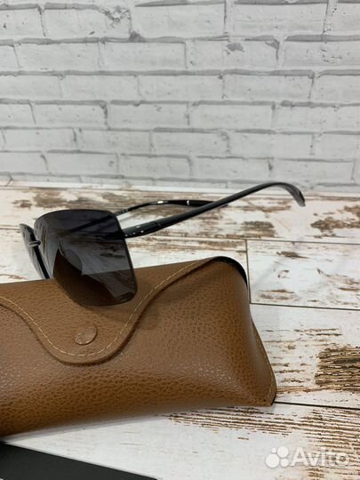 Солнцезащитные очки Ray Ban