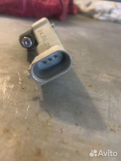 Датчик положения коленвала volkswagen 1.4 tsi caxa