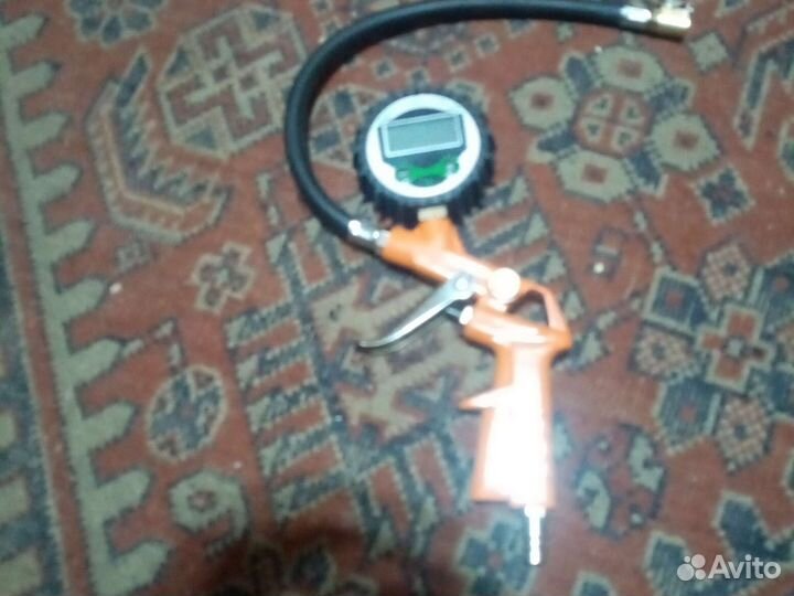 Пистолет для накачки шин