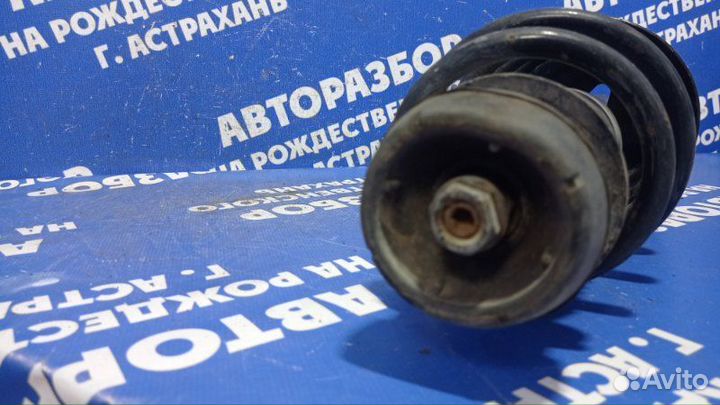 Передняя правая стойка амортизатора Skoda Octavia