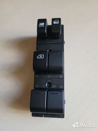 Блок управления стеклоподъемниками Nissan