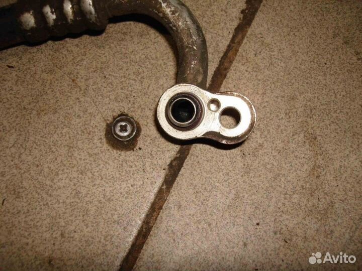 Трубка Mercedes E W211 2002-2009