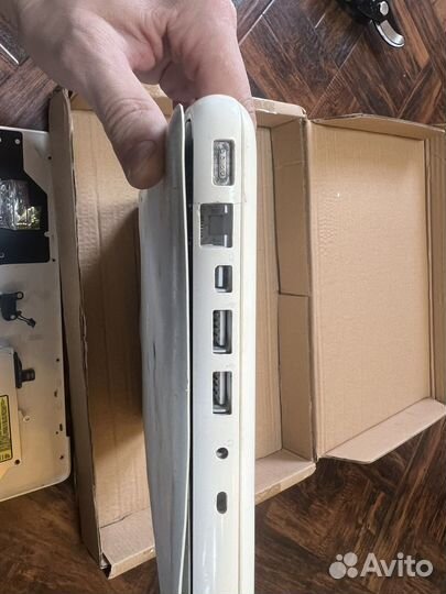 Macbook 2010 запчасти