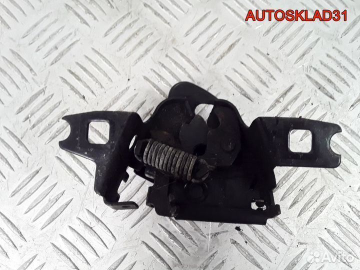 Замок капота Volkswagen Golf 3 1H0823509B