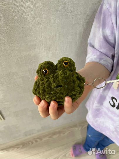 Вязанная игрушка брелок, новая