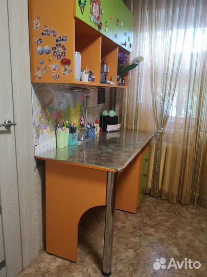 Детский письменный стол