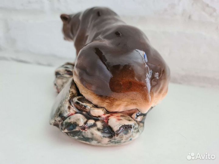 Фарфоровая коллекционная статуэтка 