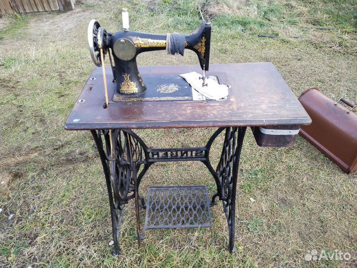 Швейная машина Singer