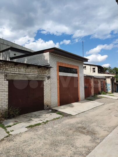 Гараж, > 30 м²