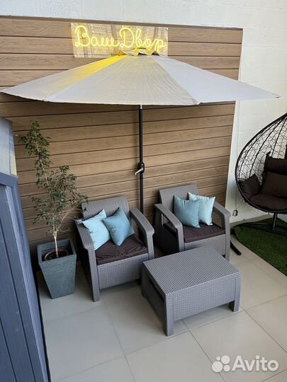 Уличный зонт - маркиза для кафе и дачи