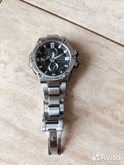 Casio g- shock GST-B100