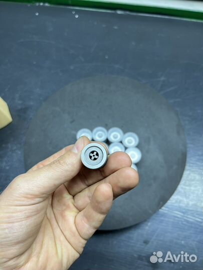 Клапан нагнетательны Komatsu 6D155 134110-7220 P71