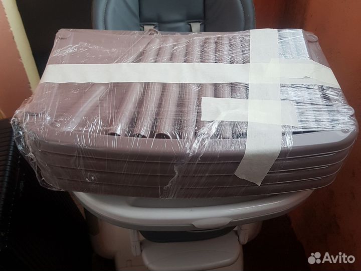 Полка пластмассовая