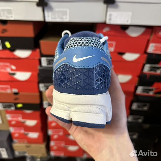 Nike Air Zoom Vomero 5 