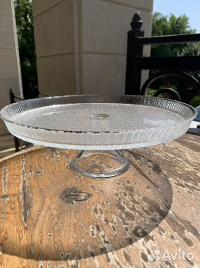 Ваза для фруктов на ножке