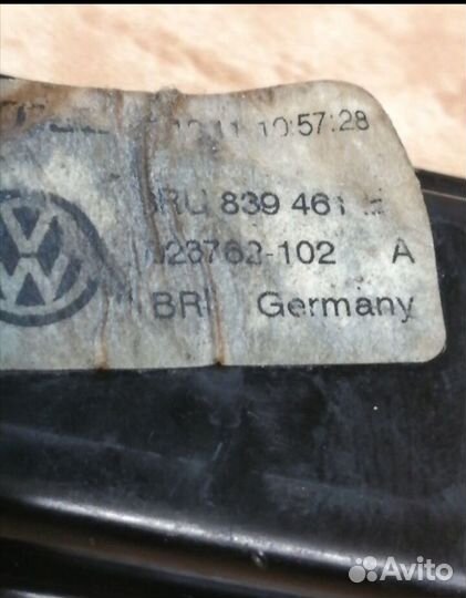 Стеклоподъемник задний левый VW Polo sedan