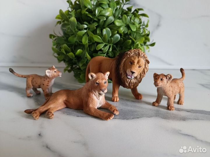 Фигурки Schleich львы