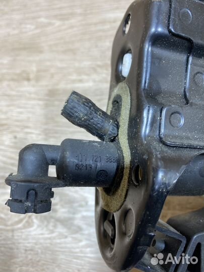 Педаль сцепления Skoda Octavia Tour 301087