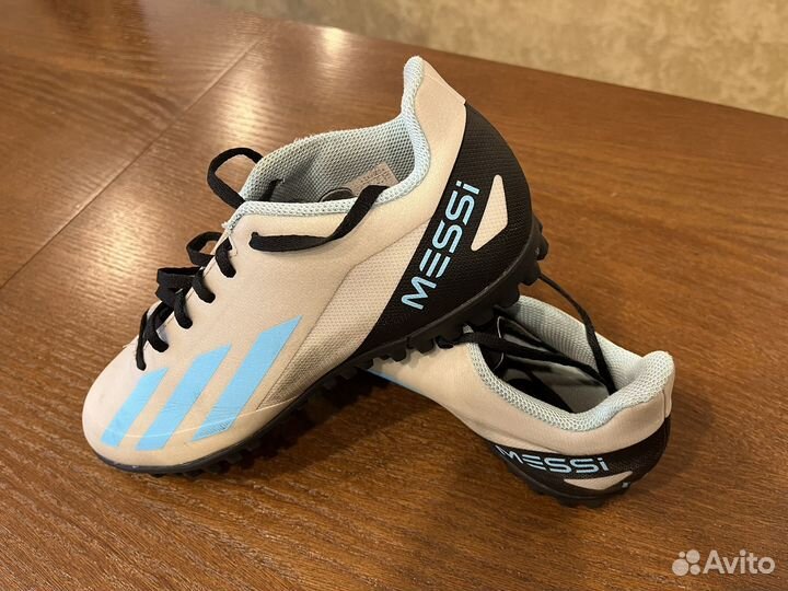 Футбольные бутсы adidas 39 размер