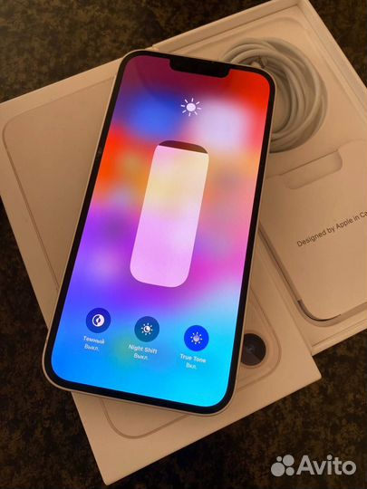 Телефон iPhone 13