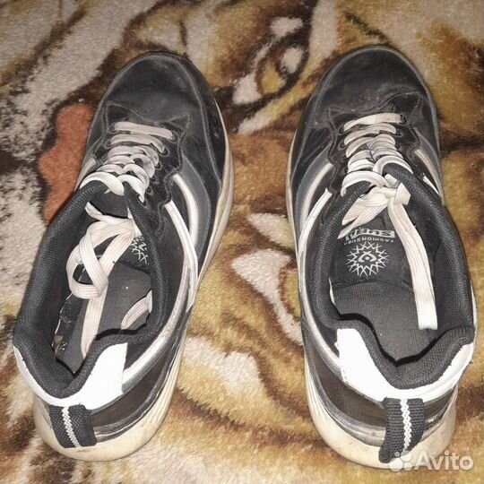Кроссовки мужские 41 размер бу