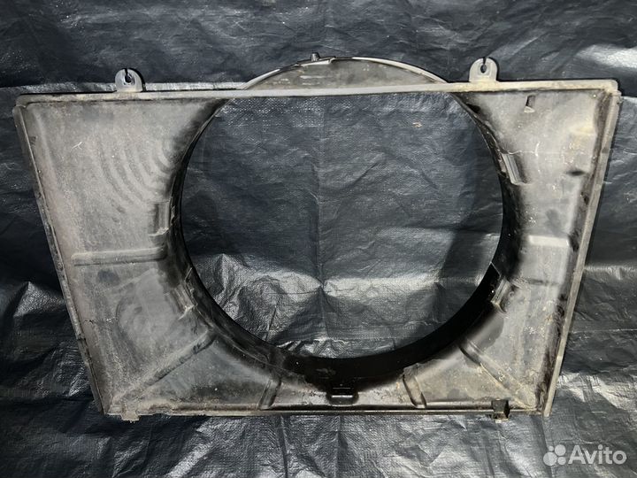 Диффузор радиатора Паджеро 3 4 (Бензин)