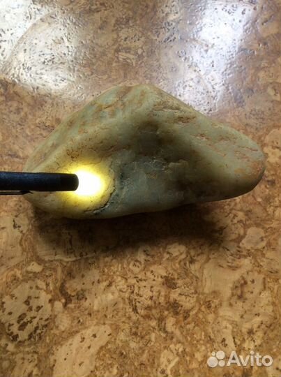 Ципинский белый окатыш нефрита