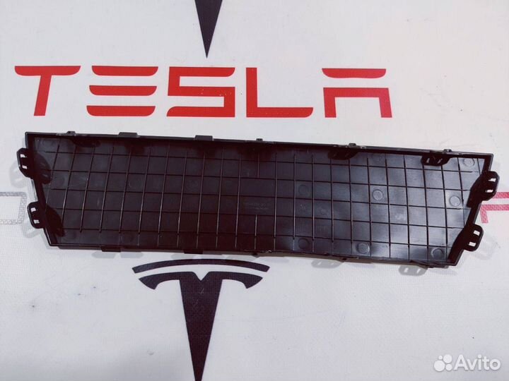 Заглушка бампера Tesla Model Y 2021 1494009-00-A