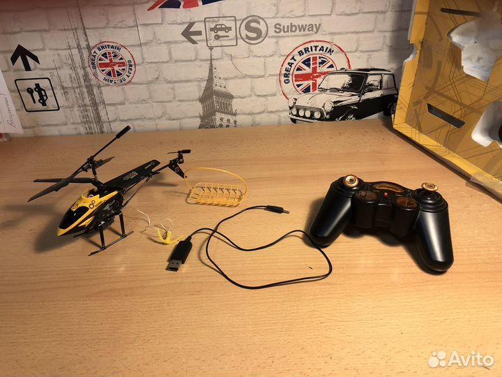 Вертолет на пульте управления