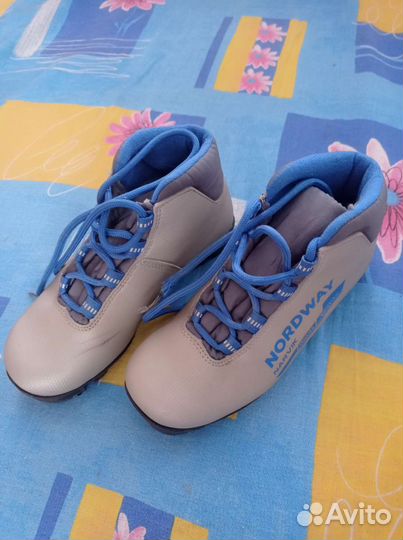 Лыжные ботинки