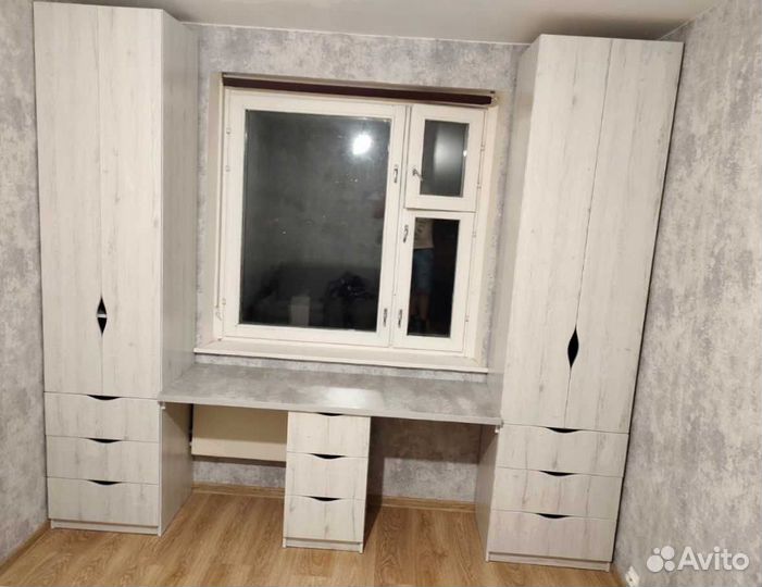 Рабочая зона у окна