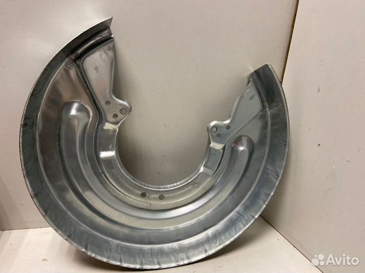 Щиток тормозной Volkswagen Transporter T5 (2003)