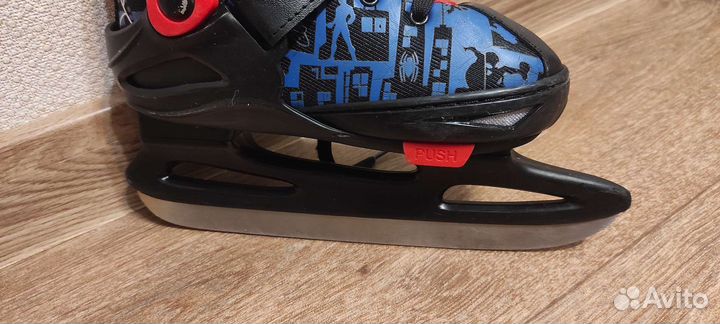 Коньки хоккейные