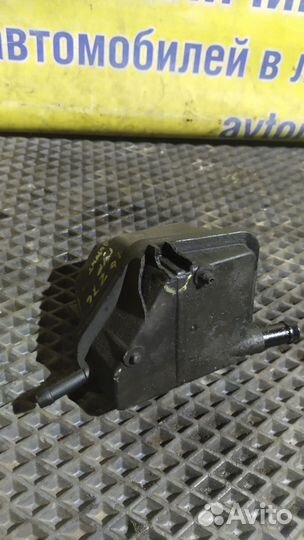 Бачок гур Skoda Octavia