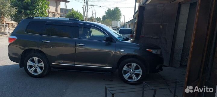 Toyota Highlander 3.5 AT, 2012, 185 800 км