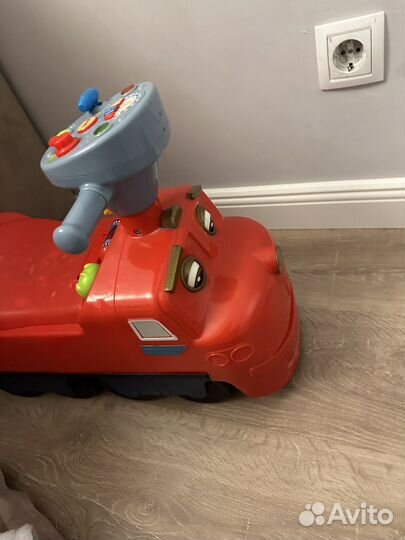 Игрушечный паровоз