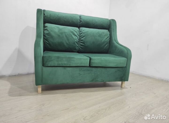 Диван бархатный для ресторана