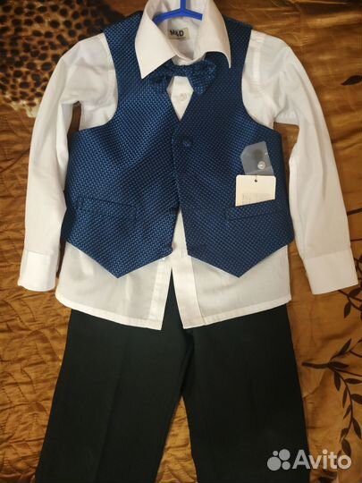 Костюм р. 110 (жилет, бабочка, брюки, рубашка)