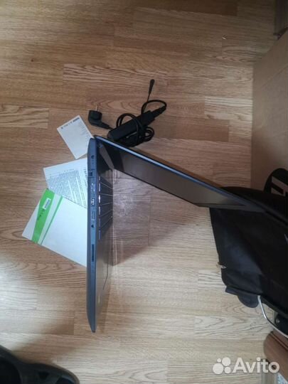 Новый. i7-4 ядра,2 видео. Radion.8gb,ssd1tb