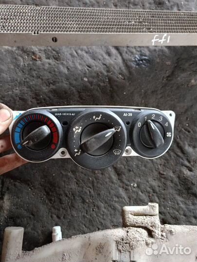 Блок управления отопителем Ford Focus 1 wagon 2.0L