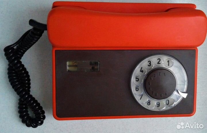 Телефон дисковый Tesla 80-е годы