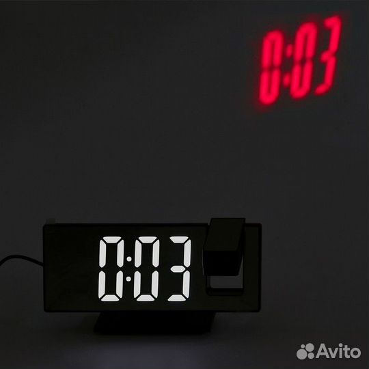 Часы настольные с проекцией